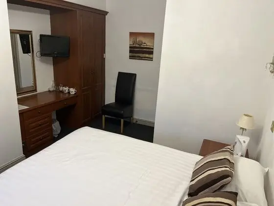 Tek Büyük Yataklı Oda