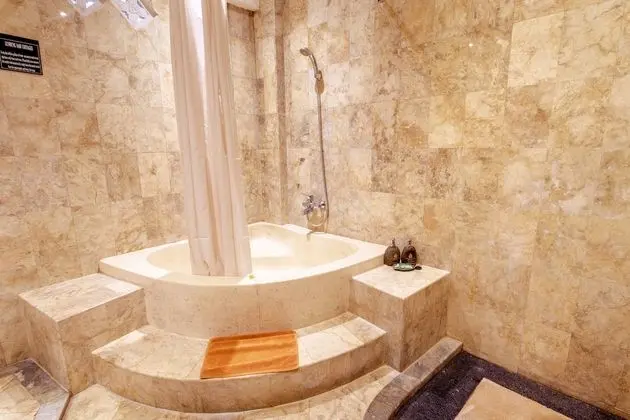 Superior Tek Büyük veya İki Ayrı Yataklı Oda