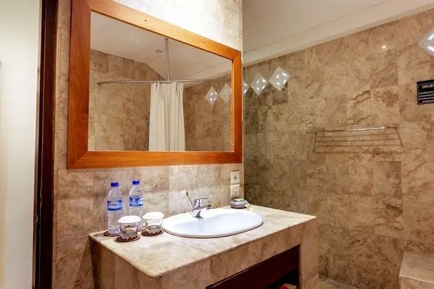 Superior Tek Büyük veya İki Ayrı Yataklı Oda