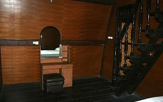 Lumbung Suite