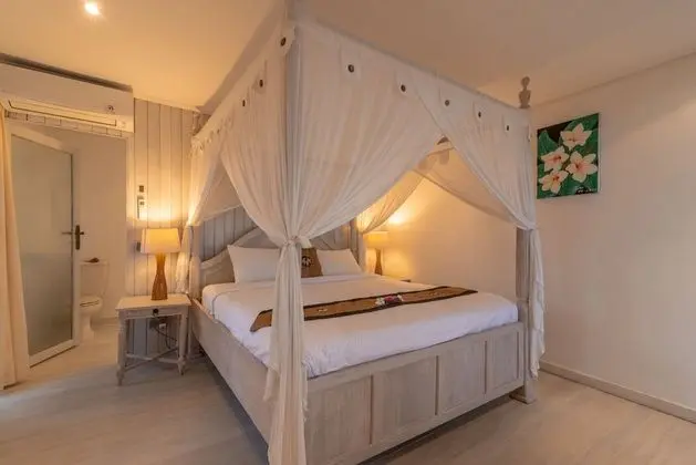 Classic Villa, 4 Yatak Odası, Kişiye Özel Havuzlu, Plaj Manzaralı