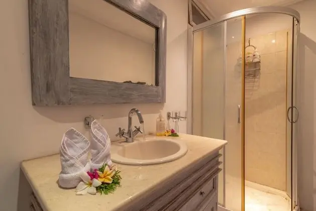 Classic Villa, 4 Yatak Odası, Kişiye Özel Havuzlu, Plaj Manzaralı