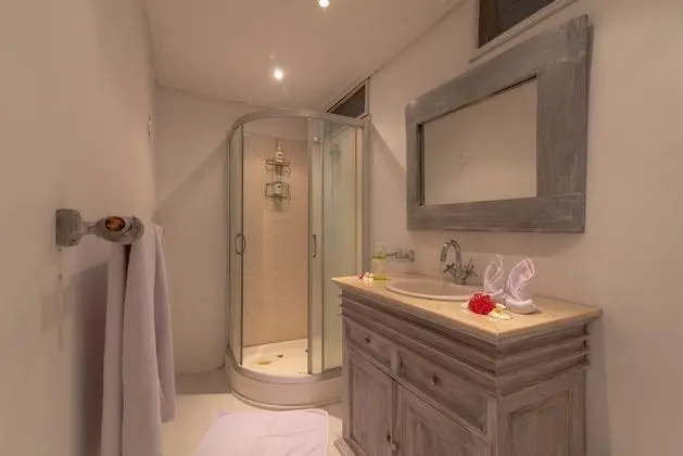 Classic Villa, 4 Yatak Odası, Kişiye Özel Havuzlu, Plaj Manzaralı