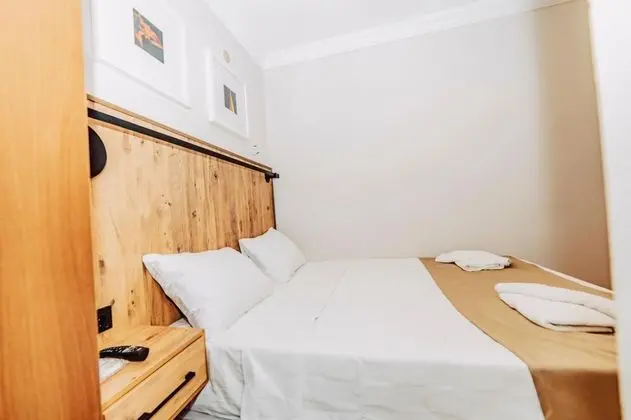 Standart Oda, Kara veya Havuz Manzaralı, Üst Kat