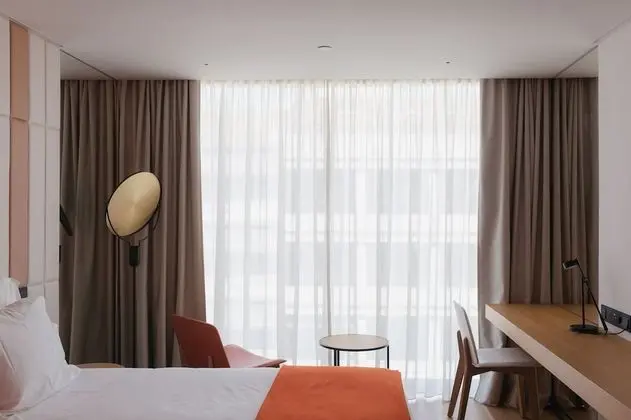 Deluxe Tek Büyük Yataklı Oda (Show View)