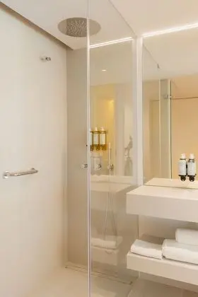 Deluxe Tek Büyük Yataklı Oda (Show View)