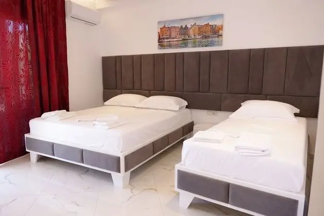 Üç Kişilik Oda