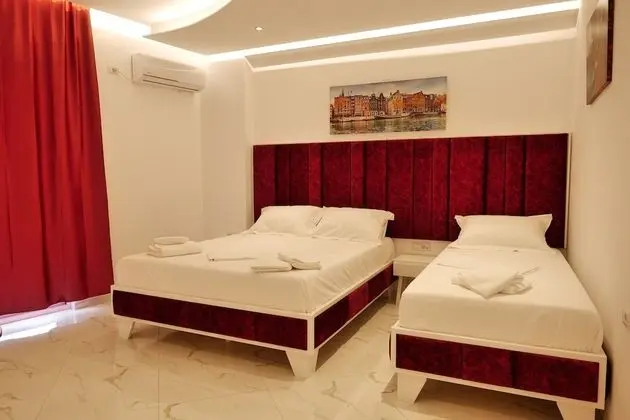 Üç Kişilik Oda