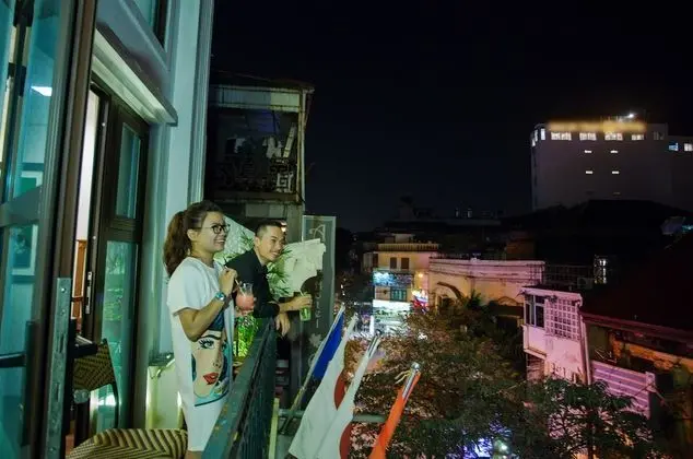 Süit, Balkon