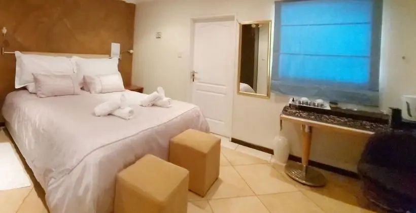 Standard Tek Büyük Yataklı Oda (Blue Gecko)