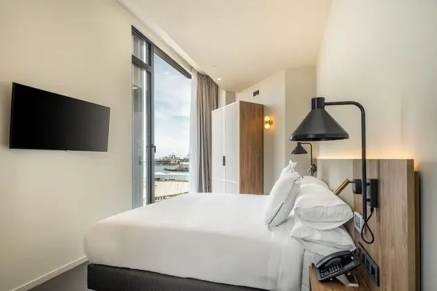 Deluxe Tek Büyük Yataklı Oda, Deniz Manzaralı (1 Adult + 1 Child)