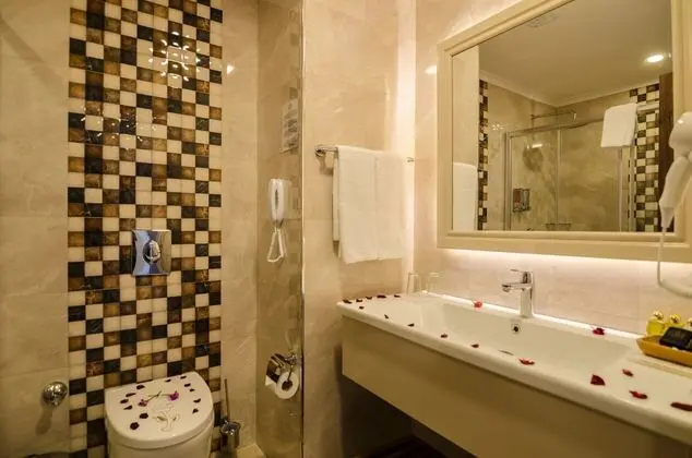 https://imagessl.etstur.com/files/images/hotelImages/TR/99118/l/The-Lumos-Deluxe-Resort-Hotel---Spa-Oda-260720.jpg