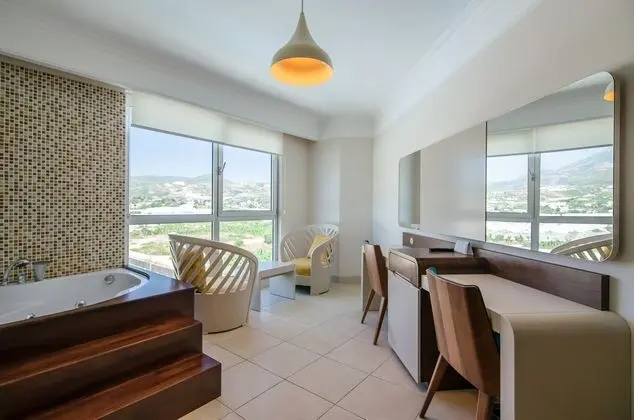 https://imagessl.etstur.com/files/images/hotelImages/TR/99118/l/The-Lumos-Deluxe-Resort-Hotel---Spa-Oda-260726.jpg