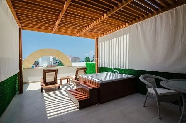 https://imagessl.etstur.com/files/images/hotelImages/TR/99118/l/The-Lumos-Deluxe-Resort-Hotel---Spa-Oda-289679.jpg