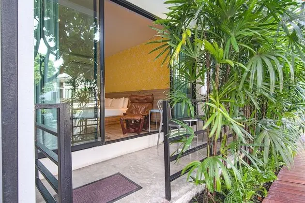Building Terrace Pool View - Ground floor