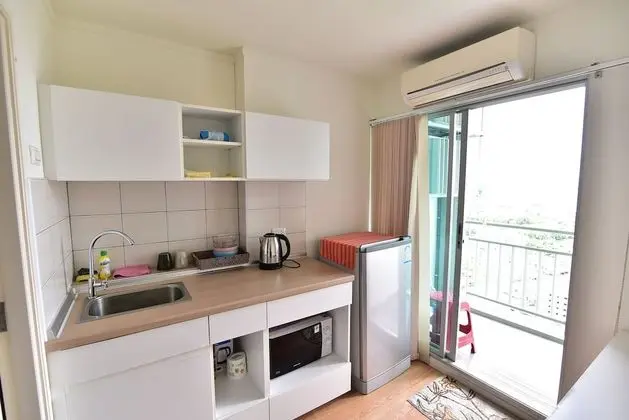 1 Bedroom Condo