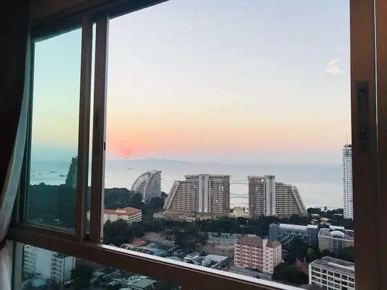 1 Bedroom Condo