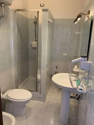 Standard Dört Kişilik Oda, 2 Yatak Odası, Banyolu/Duşlu