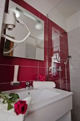 Standard Tek Büyük veya İki Ayrı Yataklı Oda, Şehir Manzaralı