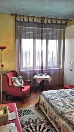 Üç Kişilik Oda, Ortak Banyo