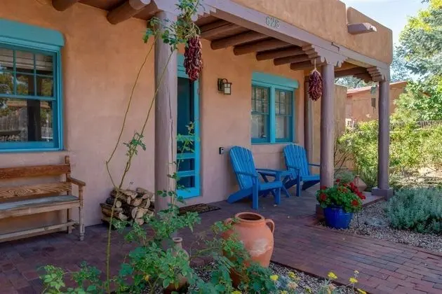 Ev (Luna - Historic Adobe Retreat, Walk t)