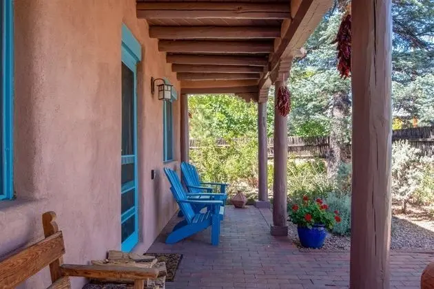 Ev (Luna - Historic Adobe Retreat, Walk t)