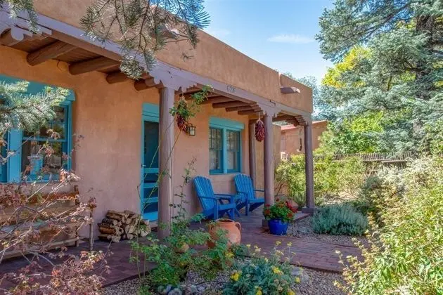 Ev (Luna - Historic Adobe Retreat, Walk t)