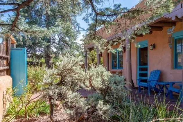 Ev (Luna - Historic Adobe Retreat, Walk t)