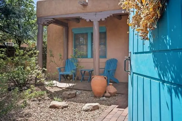 Ev (Luna - Historic Adobe Retreat, Walk t)