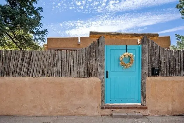 Ev (Luna - Historic Adobe Retreat, Walk t)