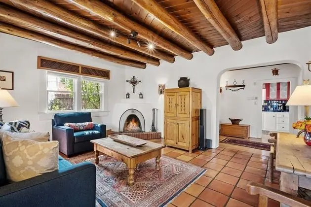 Ev (Luna - Historic Adobe Retreat, Walk t)
