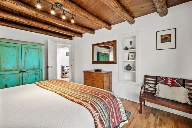 Ev (Luna - Historic Adobe Retreat, Walk t)