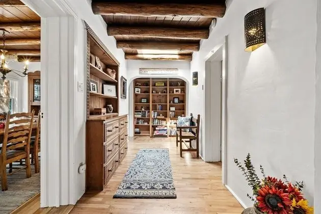 Ev (Luna - Historic Adobe Retreat, Walk t)