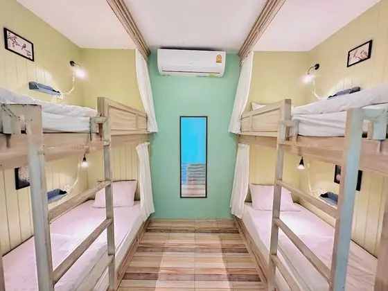 Ortak Ranzalı Oda, Birden Çok Yatak, Sigara İçilmez