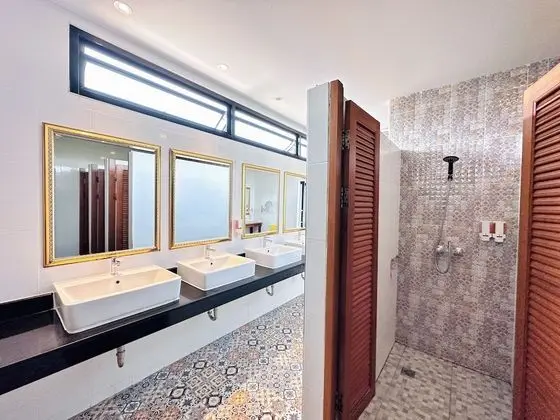 Ortak Ranzalı Oda, Birden Çok Yatak, Sigara İçilmez