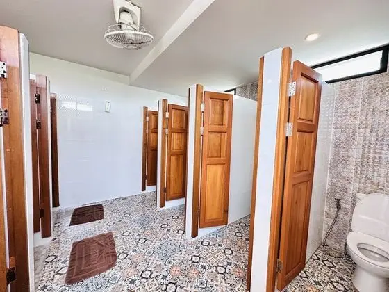 Ortak Ranzalı Oda, Birden Çok Yatak, Sigara İçilmez