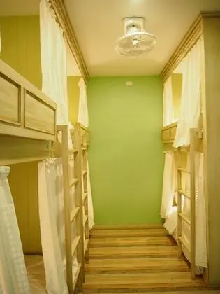 Ortak Ranzalı Oda, Birden Çok Yatak, Sigara İçilmez