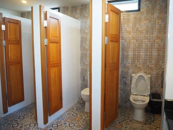 Ortak Ranzalı Oda, Birden Çok Yatak, Sigara İçilmez
