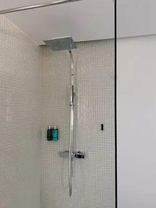 Deluxe Tek Büyük Yataklı Oda, Banyolu/Duşlu