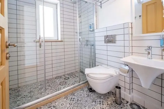 Triple, Bahçe Manzaralı, Bahçe Katı