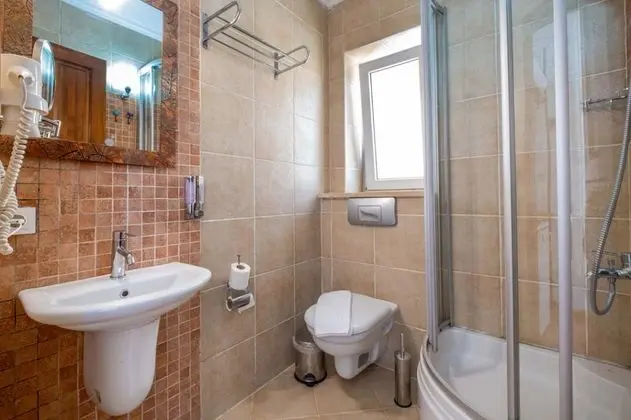 Triple, Bahçe Manzaralı, Bahçe Katı