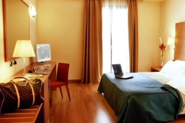 Comfort Tek Büyük veya İki Ayrı Yataklı Oda