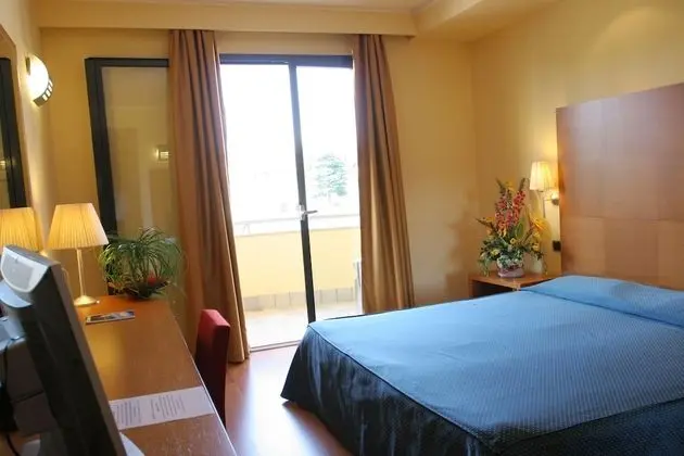 Comfort Tek Büyük veya İki Ayrı Yataklı Oda