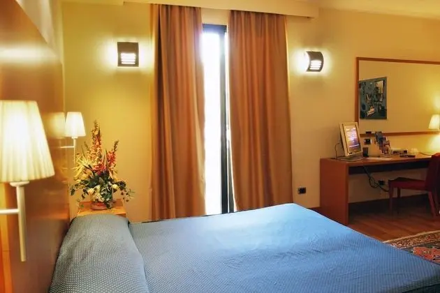 Comfort Tek Büyük veya İki Ayrı Yataklı Oda