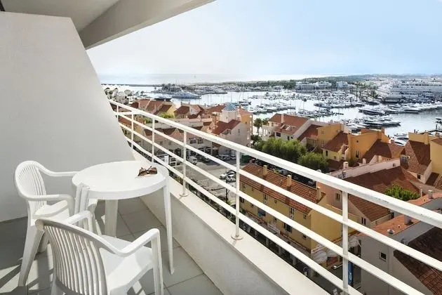 Apart Daire, 2 Yatak Odası, Balkon, Marina Manzaralı