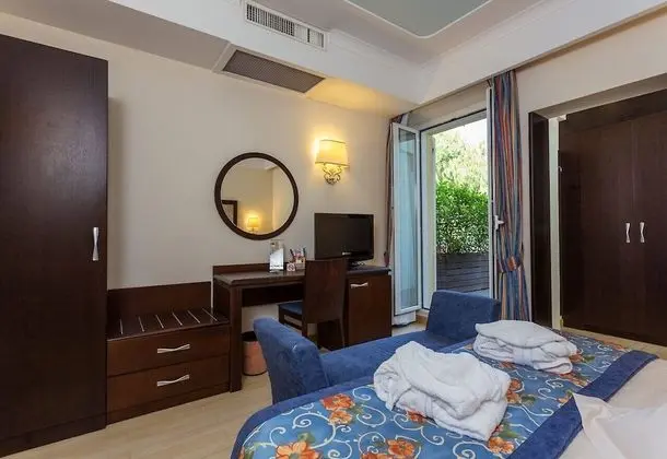 Comfort Tek Büyük veya İki Ayrı Yataklı Oda