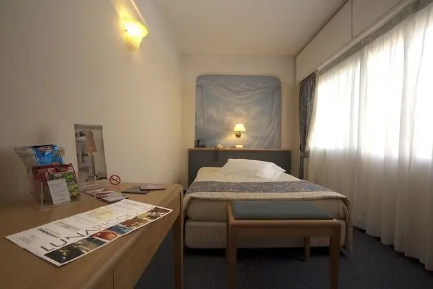 Standard Büyük Yataklı Tek Kişilik Oda