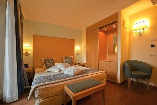 Standard Büyük Yataklı Tek Kişilik Oda