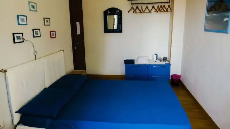 Tek Büyük Yataklı Oda, 1 Çift Kişilik Yatak, Ortak Banyo