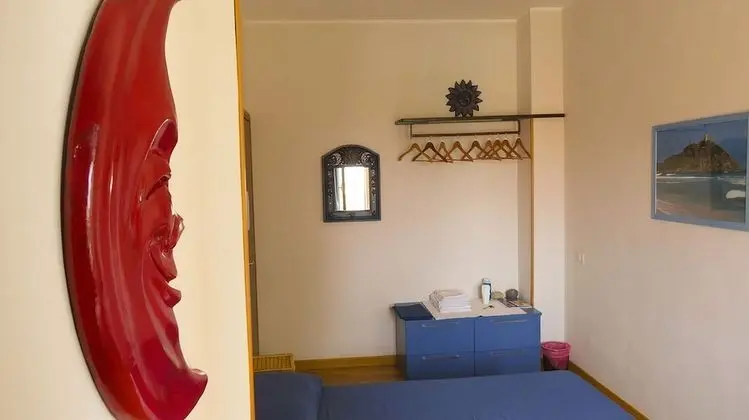 Tek Büyük Yataklı Oda, 1 Çift Kişilik Yatak, Ortak Banyo